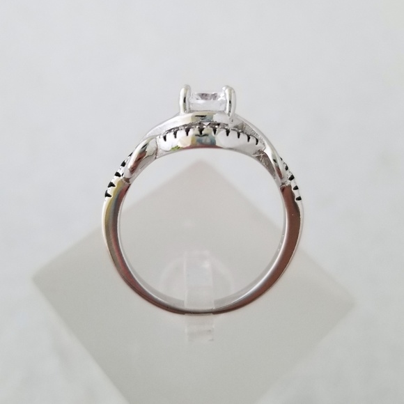 Black Spinel Leaf Design Ring - Picture 4 of 8